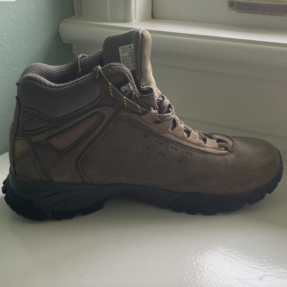 VASQUE {9M} Hiking Boot Brown 7420